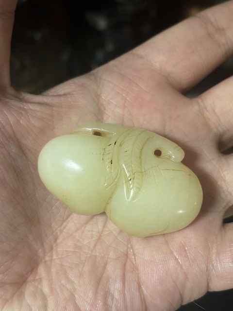 古玩玉器和田桃型玉掛飾拍賣，當前價格99元