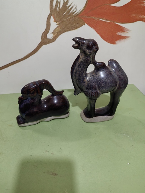 古玩陶瓷動物塑像兩只拍賣，當前價格120元