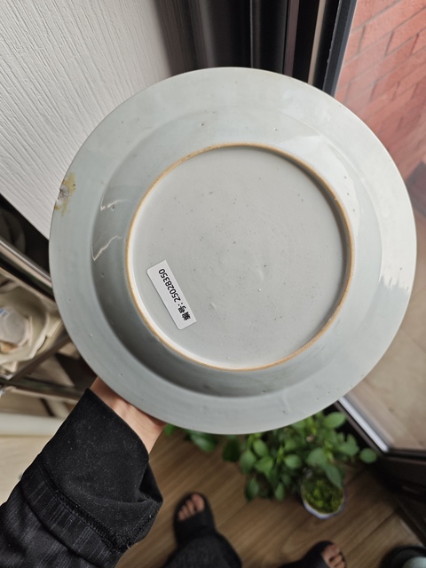 古玩陶瓷乾隆粉彩盤真品鑒賞圖