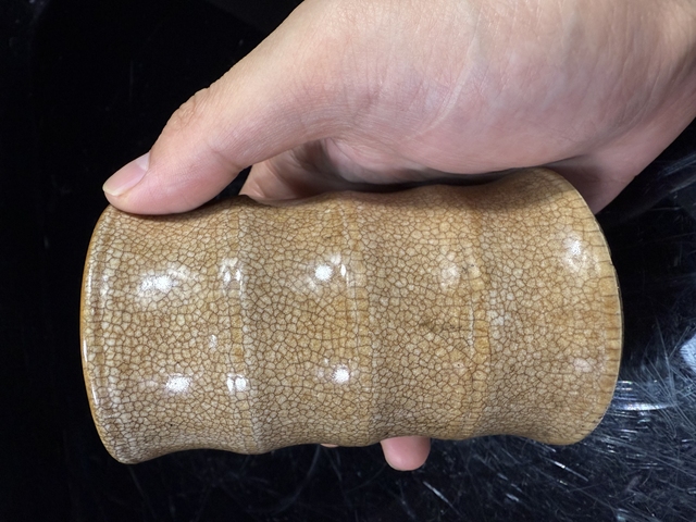 古玩陶瓷哥釉竹節筆筒真品鑒賞圖