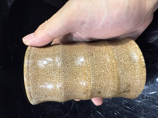 古玩陶瓷哥釉竹節筆筒真品鑒賞圖