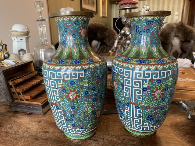 古玩雜項銅胎掐絲琺瑯纏枝紋賞瓶真品鑒賞圖