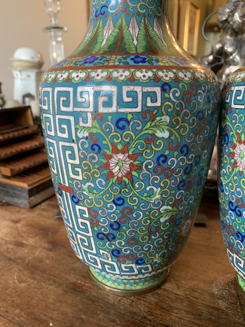 古玩雜項銅胎掐絲琺瑯纏枝紋賞瓶真品鑒賞圖