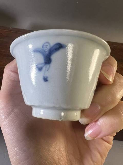 古玩陶瓷青花嬰戲圖茶杯真品鑒賞圖