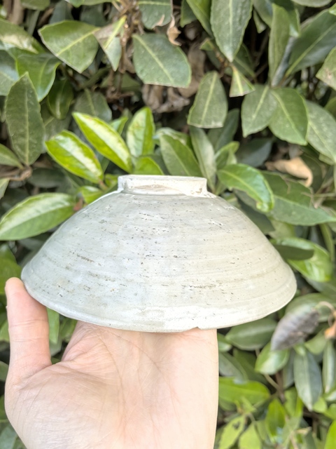 古玩陶瓷景德鎮窯系青白釉刻花葵口碗真品鑒賞圖