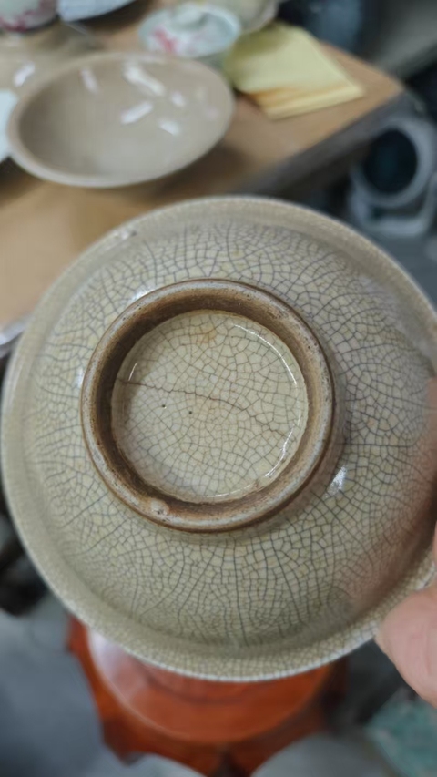 古玩陶瓷哥釉撇口碗真品鑒賞圖