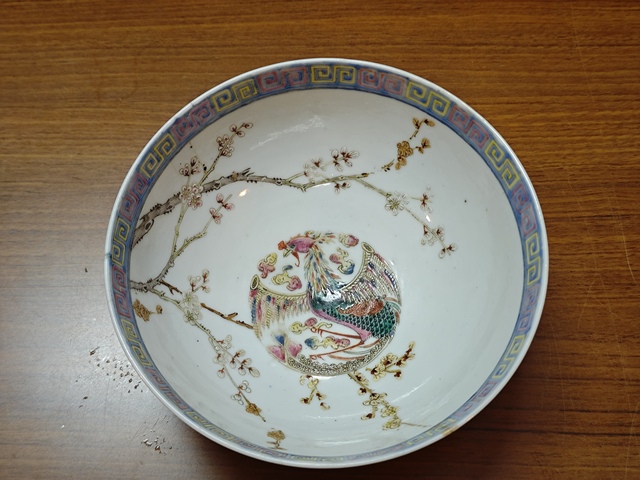 古玩陶瓷花鳥(niǎo)紋粉彩碗真品鑒賞圖
