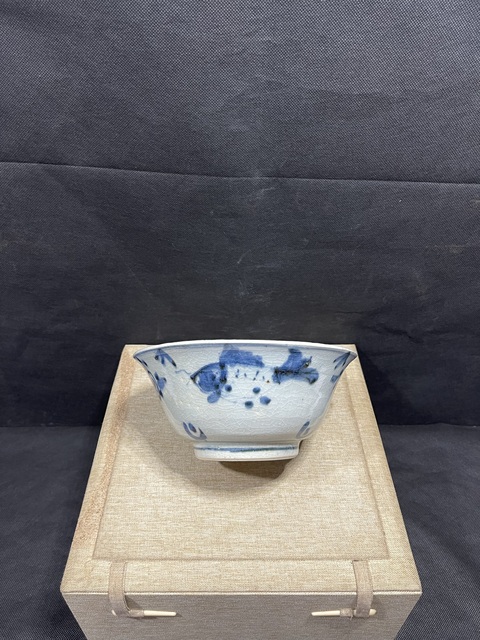 古玩陶瓷青花雙魚碗真品鑒賞圖