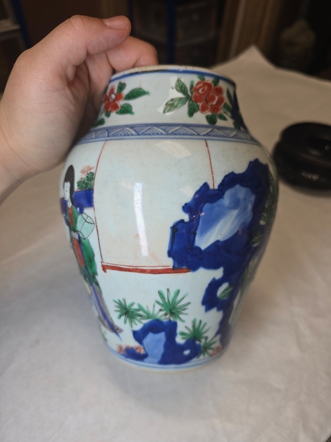 古玩陶瓷青花五彩仕女嬰戲圖蓋罐真品鑒賞圖