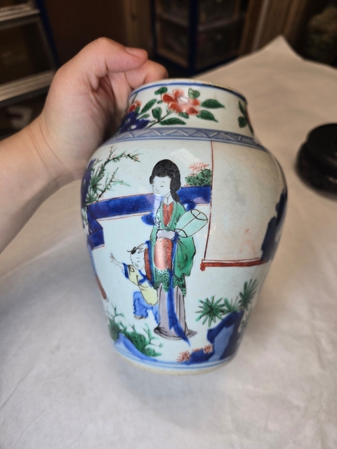 古玩陶瓷青花五彩仕女嬰戲圖蓋罐真品鑒賞圖