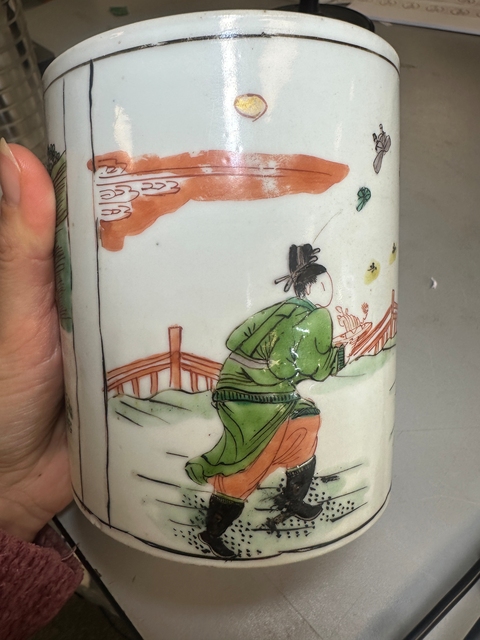 古玩陶瓷五彩人物故事紋筆筒真品鑒賞圖