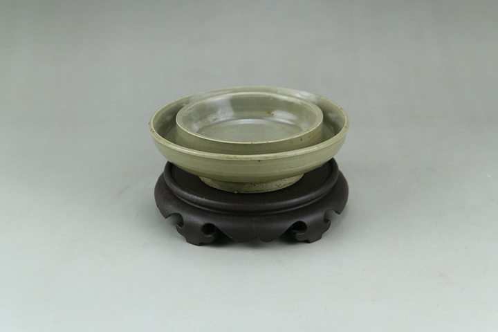 古玩陶瓷明代.龍泉窯青瓷托盤拍賣，當前價格1200元