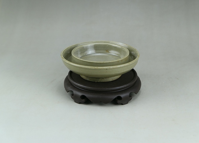 古玩陶瓷明代.龍泉窯青瓷托盤拍賣，當前價格1200元