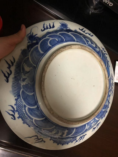 古玩陶瓷青花海水龍紋花盆托真品鑒賞圖