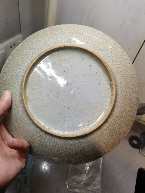 古玩陶瓷清中景德鎮(zhèn)窯哥釉盤真品鑒賞圖