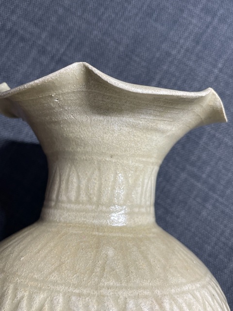 古玩陶瓷宋青白釉花口瓶真品鑒賞圖