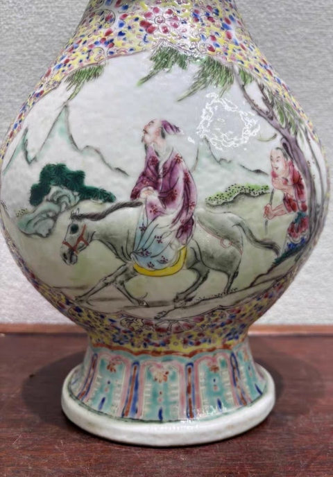 古玩陶瓷粉彩人物故事紋撇口瓶真品鑒賞圖