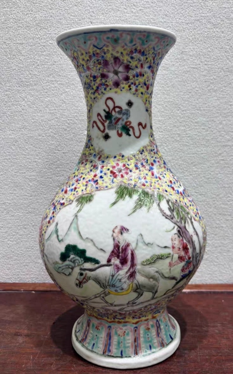 古玩陶瓷粉彩人物故事紋撇口瓶真品鑒賞圖