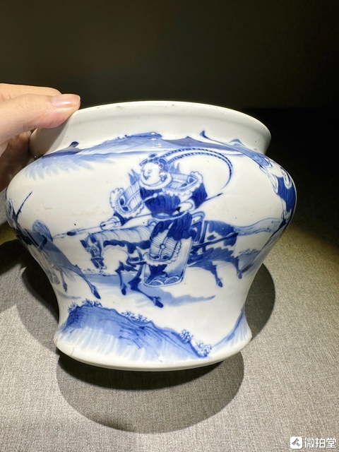 古玩陶瓷空城計(jì)人物青花馬蹄尊真品鑒賞圖