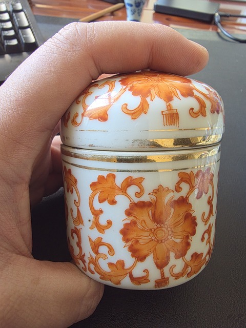 古玩陶瓷礬紅彩纏枝花卉紋溫酒器真品鑒賞圖