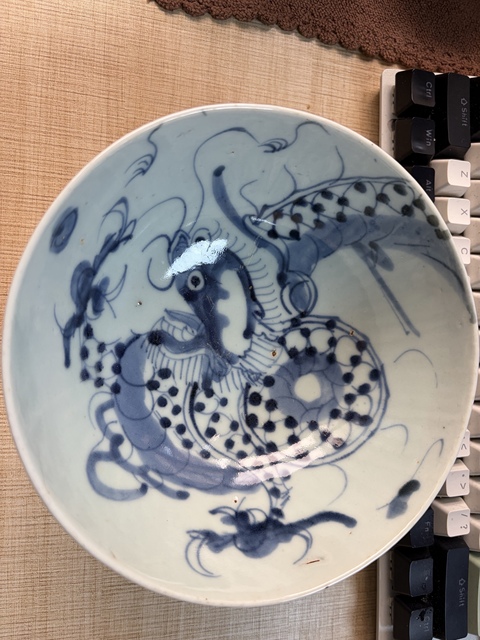 古玩陶瓷過墻龍紋青花碗真品鑒賞圖