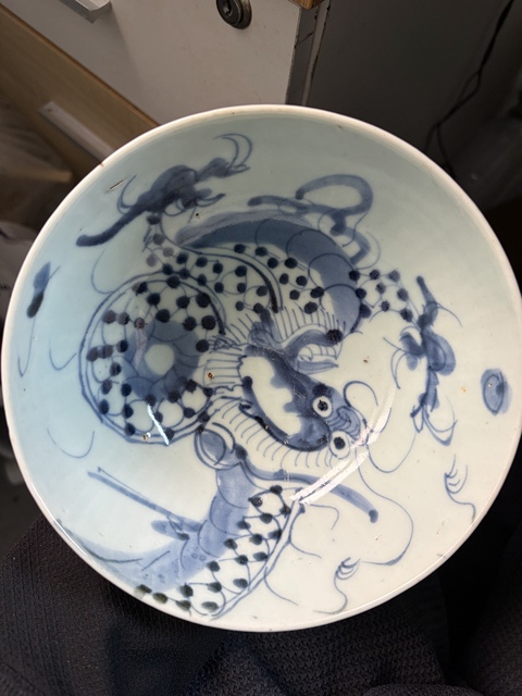 古玩陶瓷過墻龍紋青花碗真品鑒賞圖