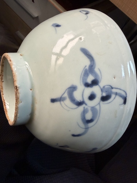 古玩陶瓷過墻龍紋青花碗真品鑒賞圖