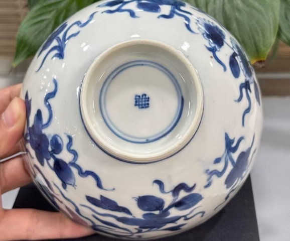古玩陶瓷青花花卉紋花口碗真品鑒賞圖