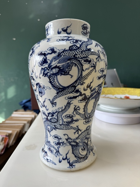 古玩陶瓷青花瓶真品鑒賞圖