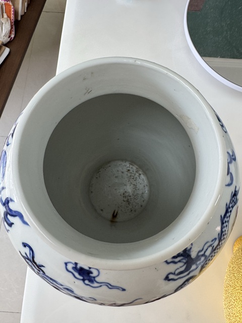 古玩陶瓷青花瓶真品鑒賞圖