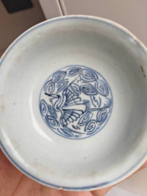 古玩陶瓷青花云鶴紋茶碗真品鑒賞圖