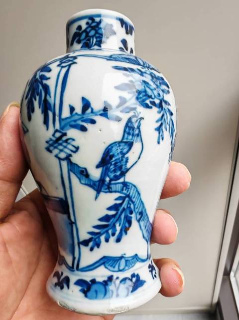 古玩陶瓷青花仕女人物雞腿瓶真品鑒賞圖