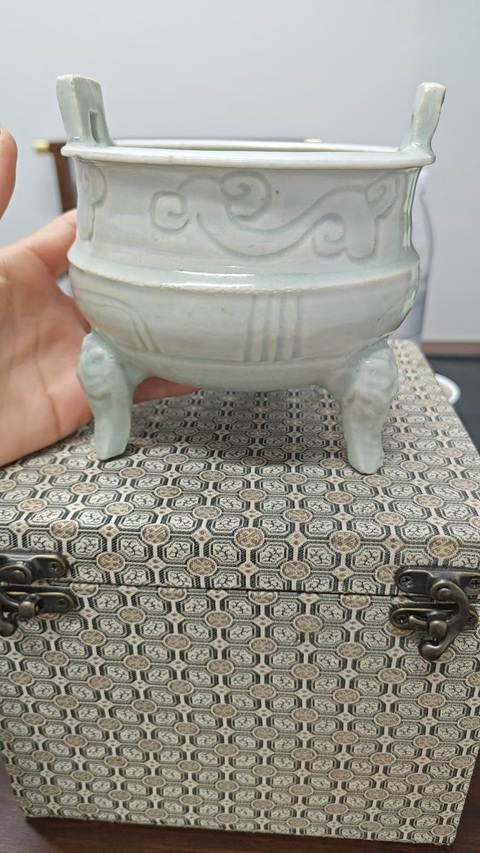 古玩陶瓷元代景德鎮青白釉鼎真品鑒賞圖