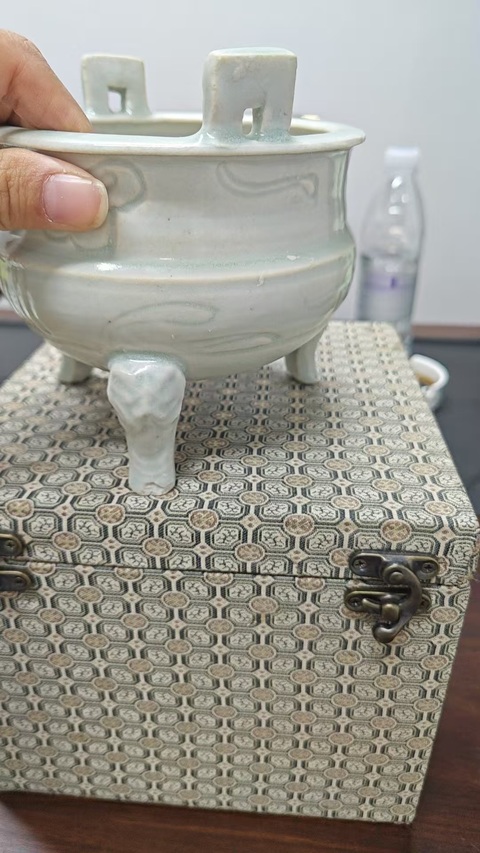 古玩陶瓷元代景德鎮青白釉鼎真品鑒賞圖