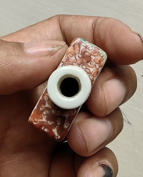 古玩陶瓷五彩人物方鼻煙壺真品鑒賞圖