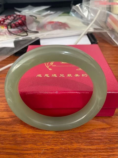 古玩玉器和田玉雕“素紋手鐲”拍賣，當(dāng)前價格666元