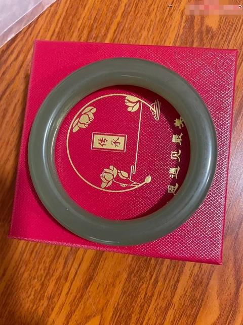 古玩玉器和田玉雕“素紋手鐲”拍賣，當(dāng)前價格666元