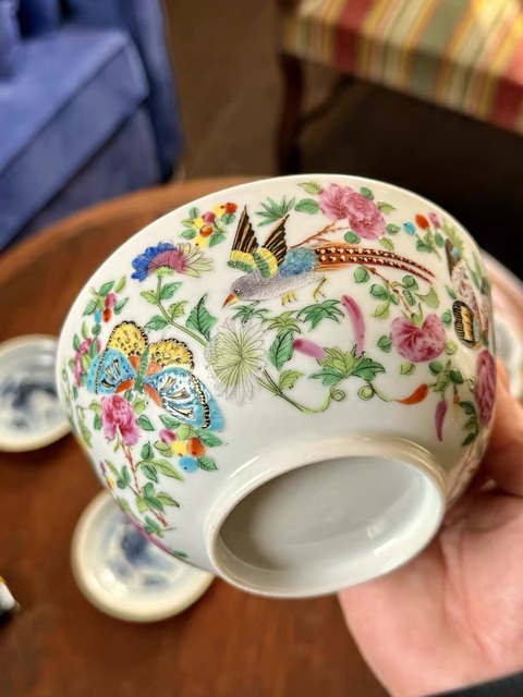 古玩陶瓷花鳥紋蝶紋廣彩碗真品鑒賞圖