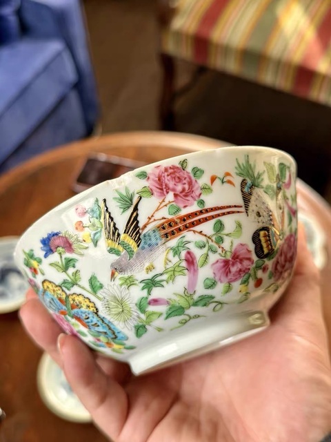 古玩陶瓷花鳥紋蝶紋廣彩碗真品鑒賞圖