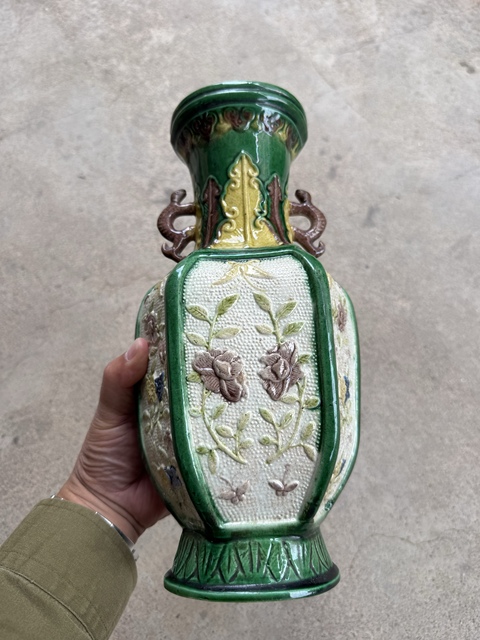 古玩陶瓷素三彩瓶真品鑒賞圖