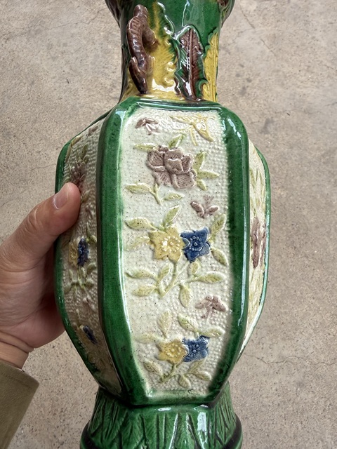 古玩陶瓷素三彩瓶真品鑒賞圖