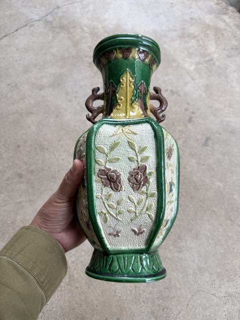 古玩陶瓷素三彩瓶真品鑒賞圖