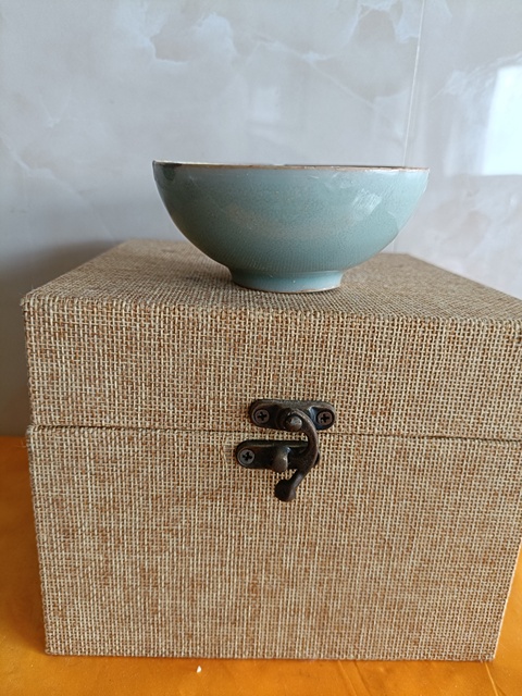 古玩陶瓷龍泉梅子青釉泡泡盞真品鑒賞圖