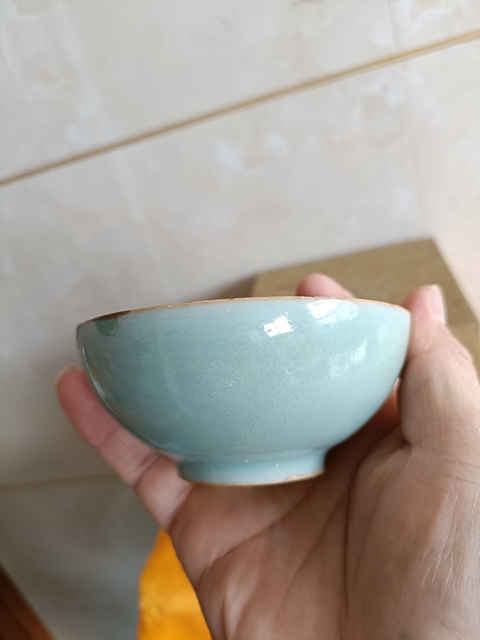 古玩陶瓷龍泉梅子青釉泡泡盞真品鑒賞圖
