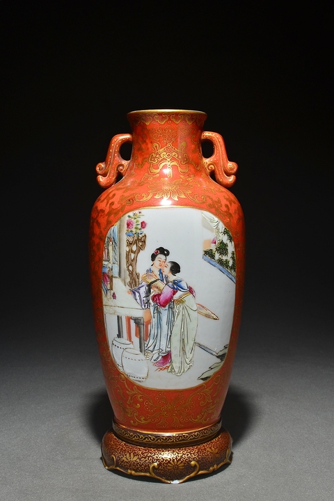 古玩陶瓷珊瑚紅釉描金開光仕女紋雙耳瓶真品鑒賞圖