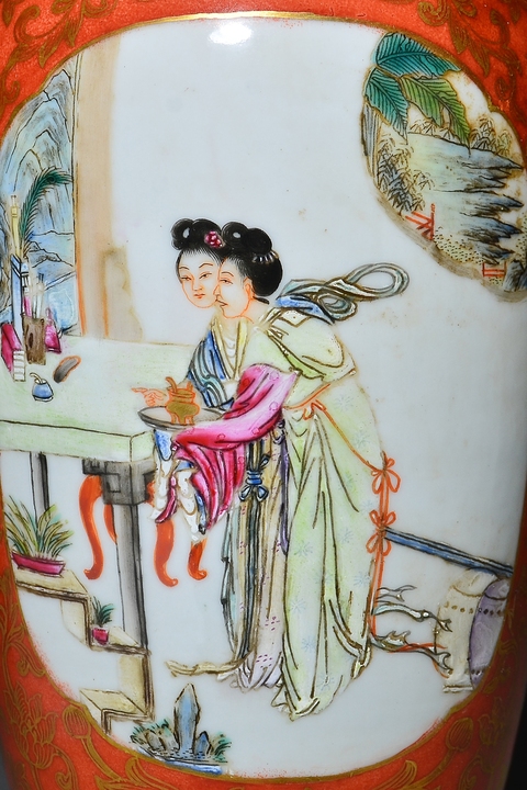 古玩陶瓷珊瑚紅釉描金開光仕女紋雙耳瓶真品鑒賞圖