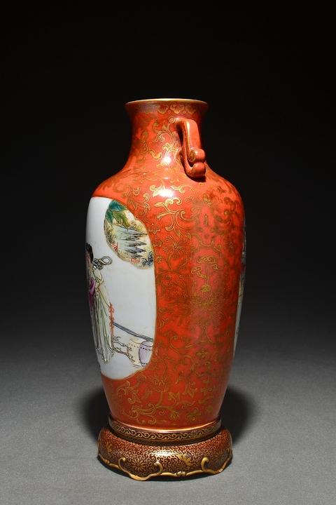 古玩陶瓷珊瑚紅釉描金開光仕女紋雙耳瓶真品鑒賞圖