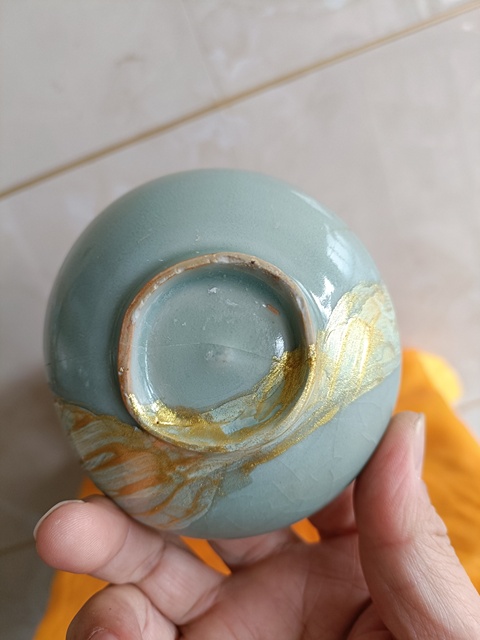 古玩陶瓷龍泉梅子青釉泡泡盞真品鑒賞圖