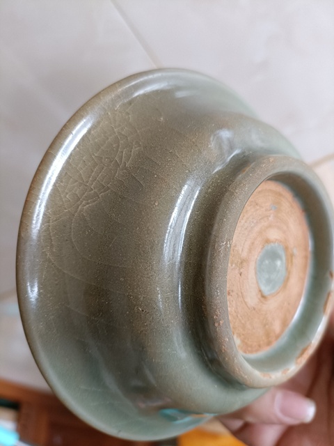 古玩陶瓷龍泉青瓷梅子青釉折沿洗真品鑒賞圖