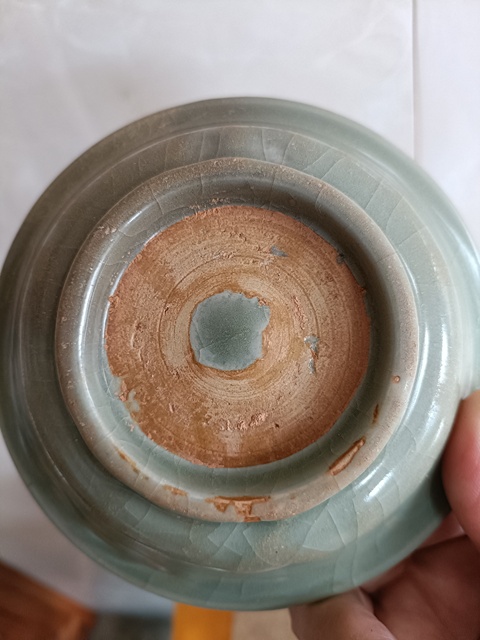 古玩陶瓷龍泉青瓷梅子青釉折沿洗真品鑒賞圖